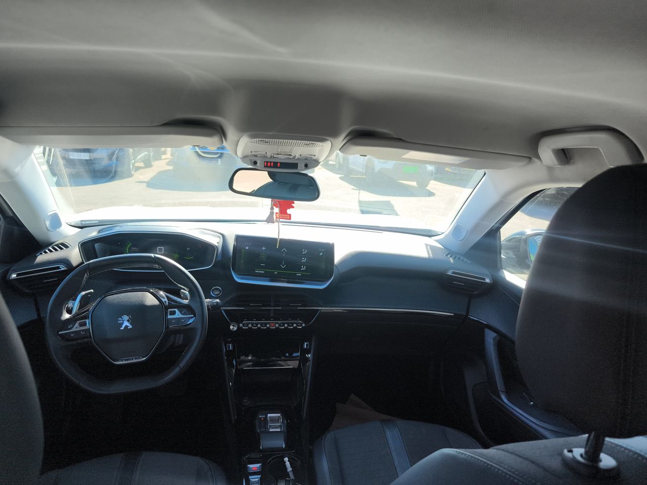 Peugeot 2008 — foto 10 de 33