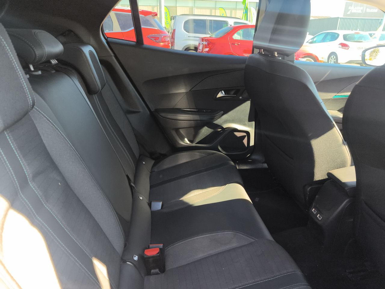 Peugeot 2008 — foto 14 de 33