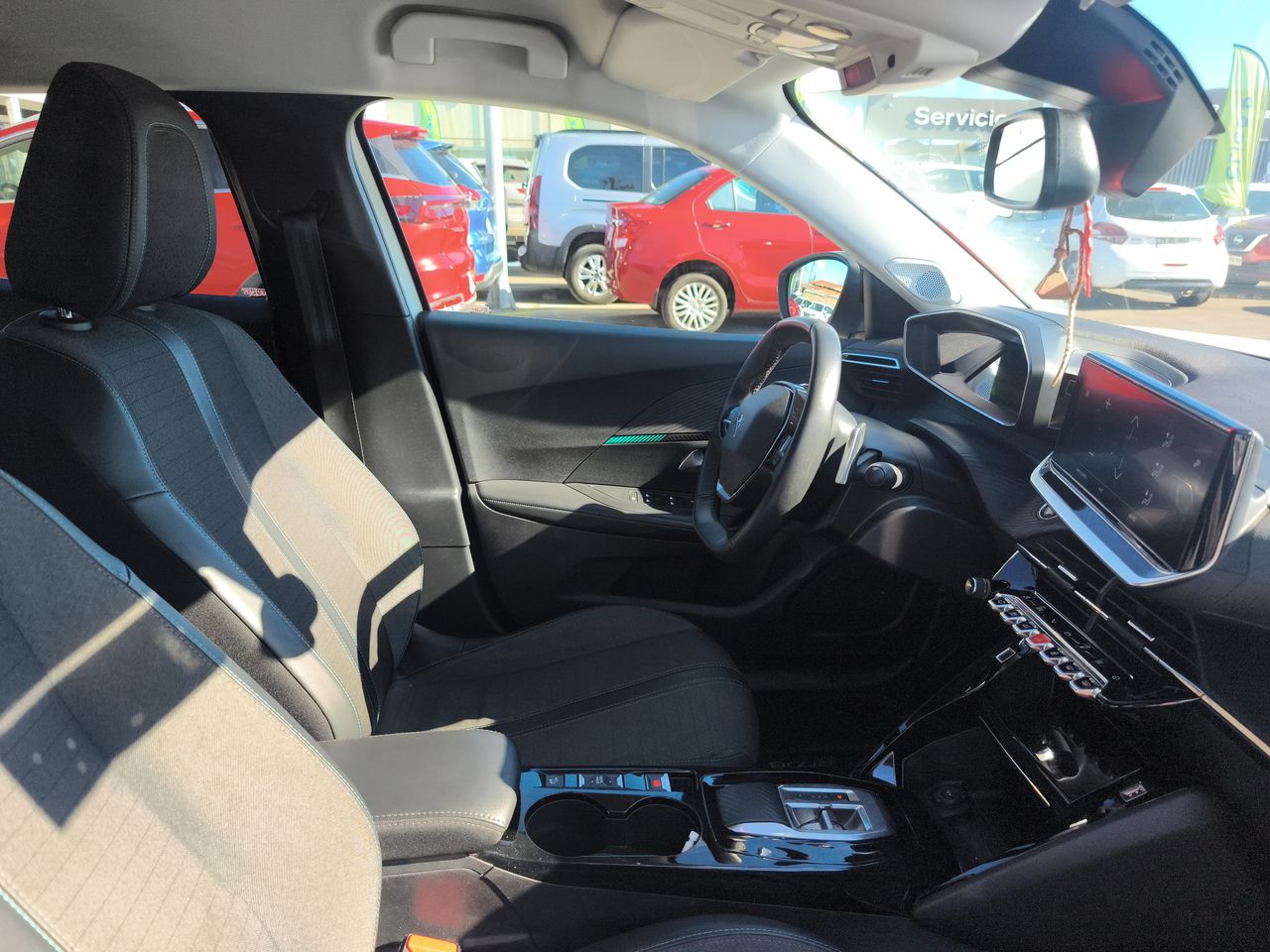Peugeot 2008 — foto 15 de 33