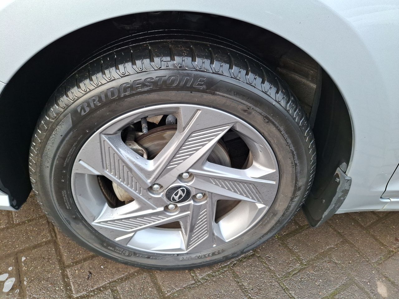 Hyundai Accent — foto 18 de 36