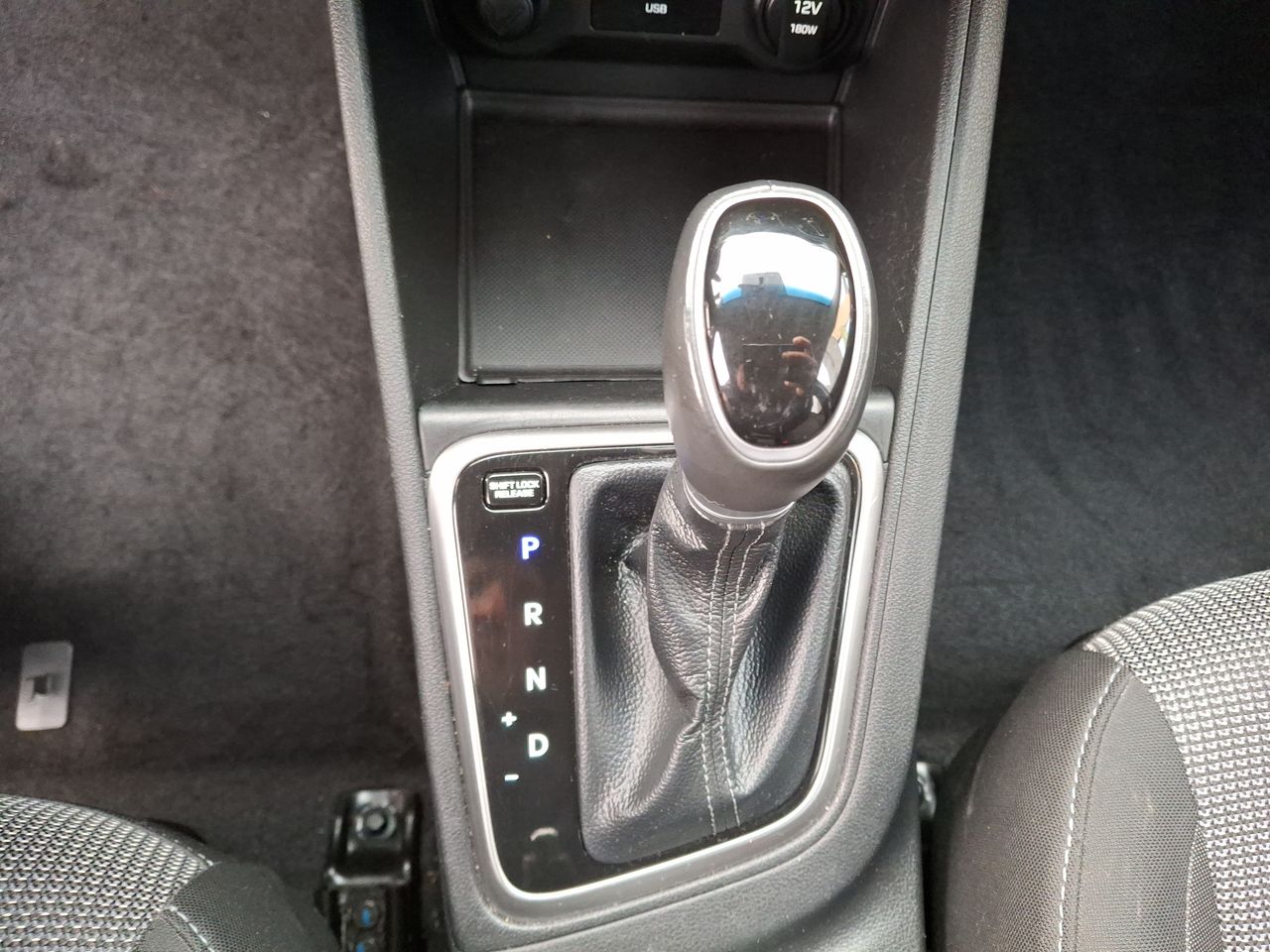 Hyundai Accent — foto 32 de 36