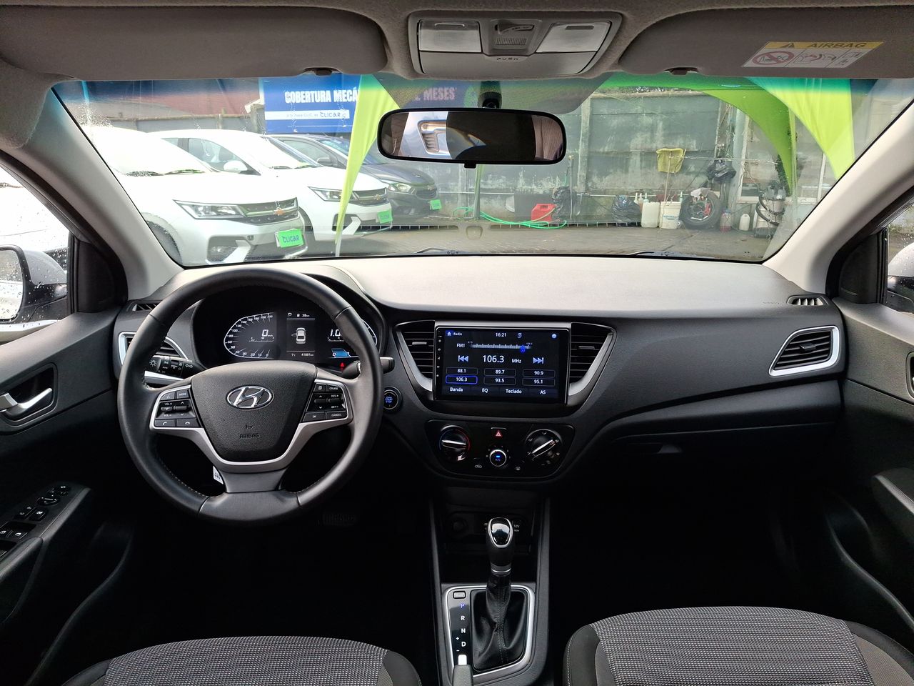 Hyundai Accent — foto 33 de 36