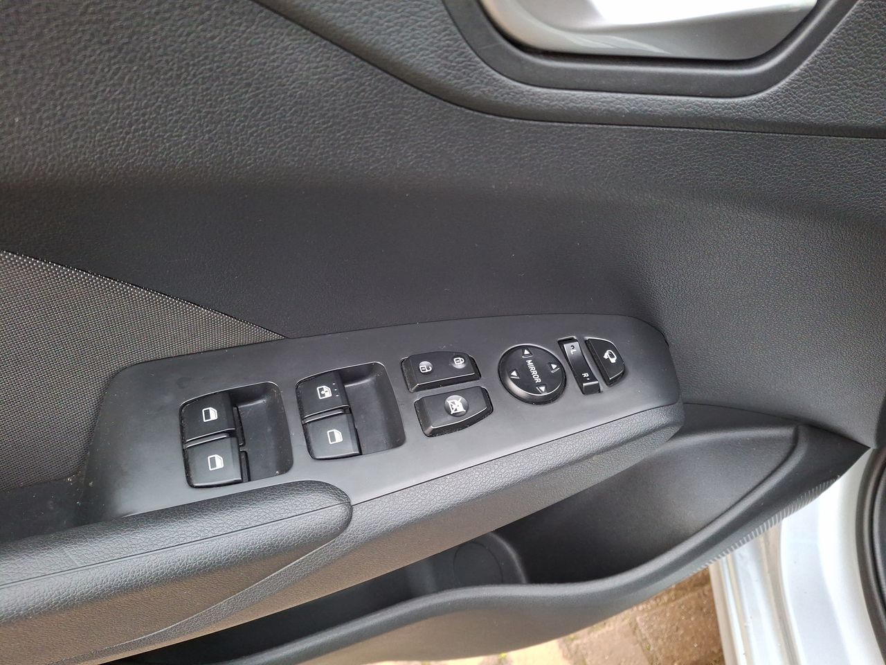 Hyundai Accent — foto 23 de 36