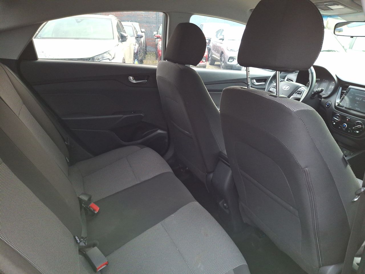 Hyundai Accent — foto 16 de 36