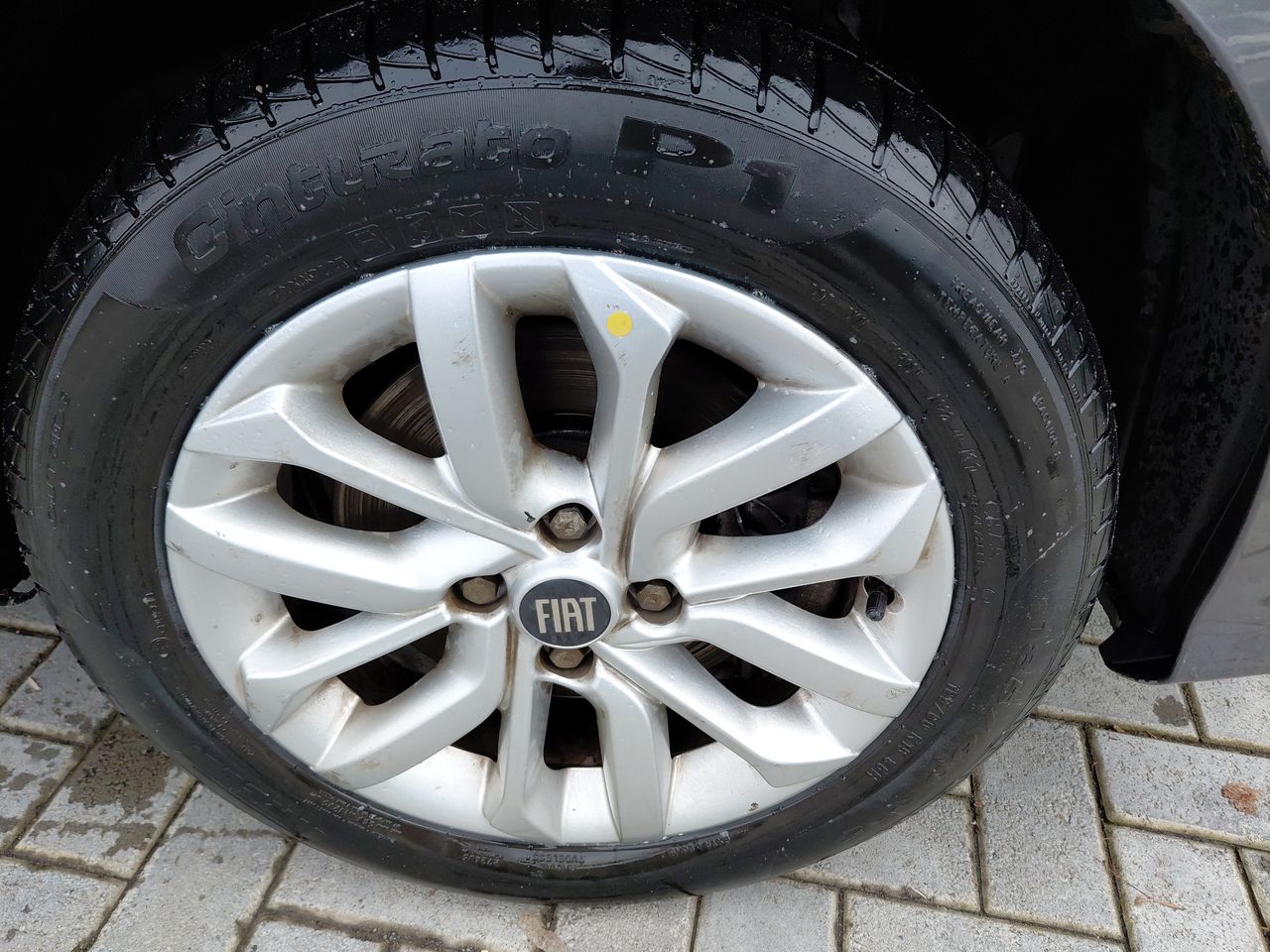 Fiat Cronos — foto 16 de 34