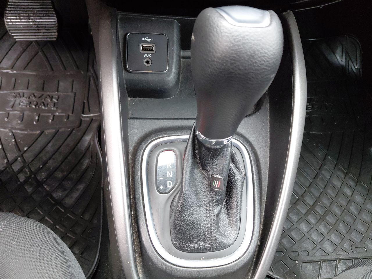 Fiat Cronos — foto 30 de 34