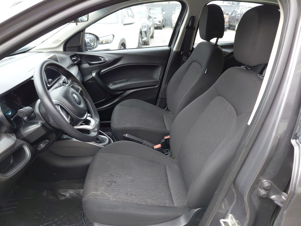 Fiat Cronos — foto 23 de 34