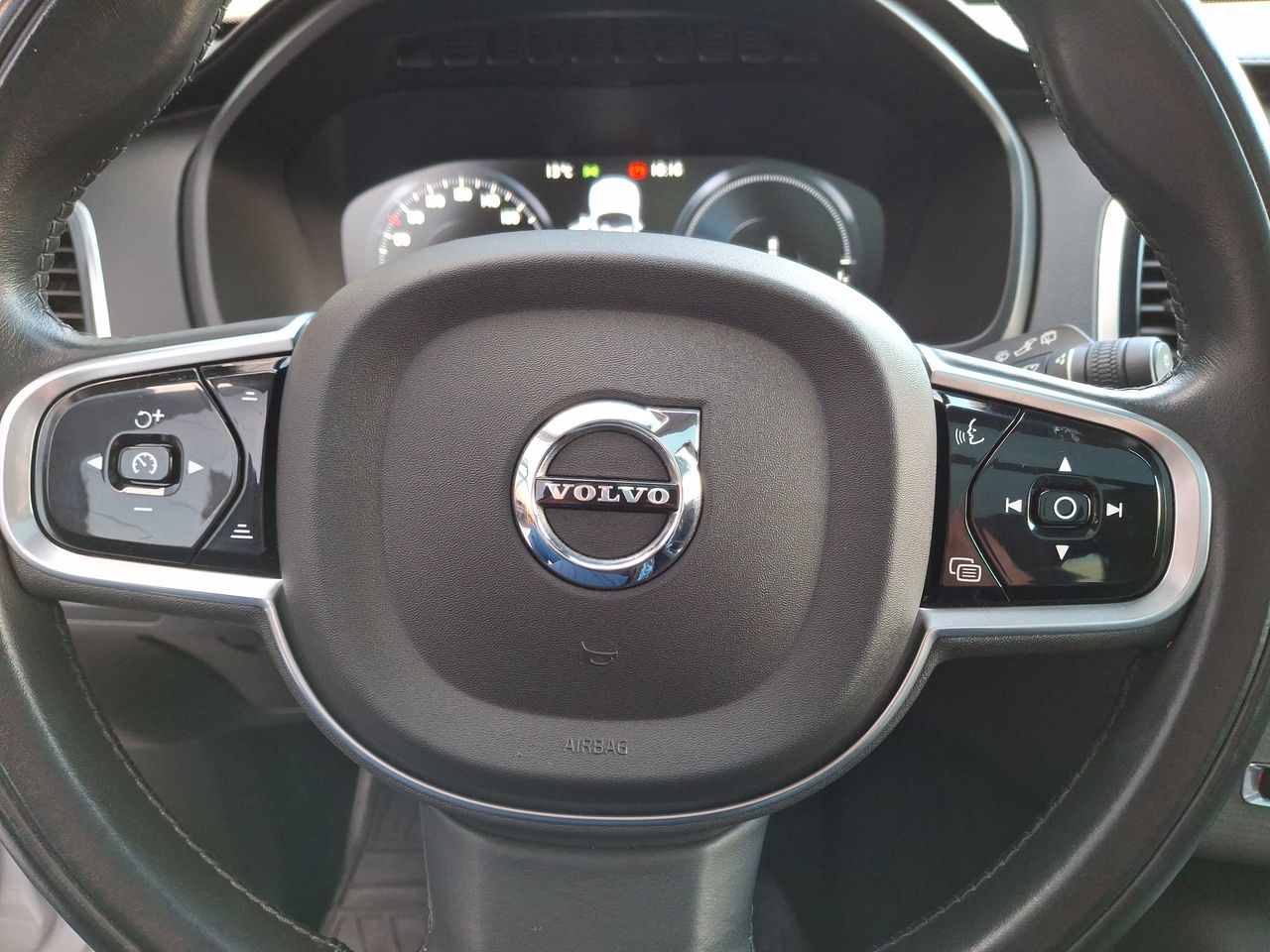 VOLVO - 24