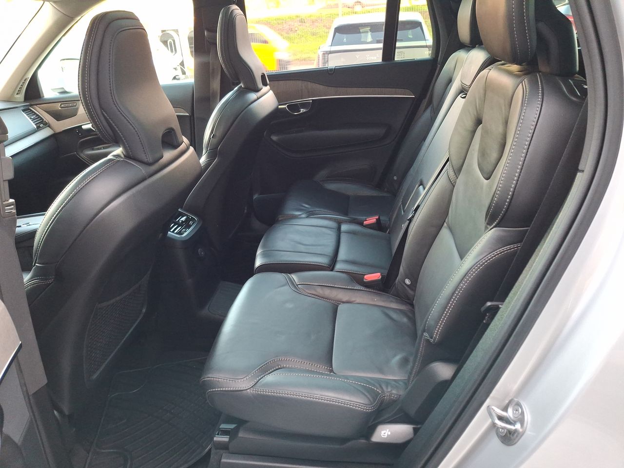 VOLVO - 33