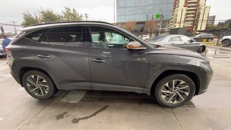 HYUNDAI - 3