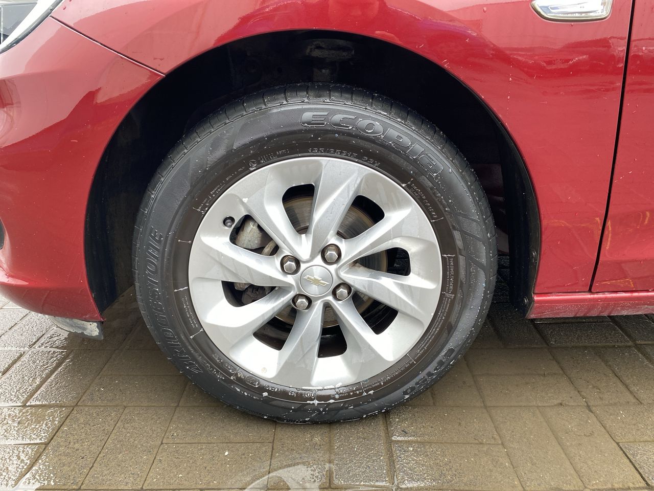 Chevrolet Onix — foto 18 de 36