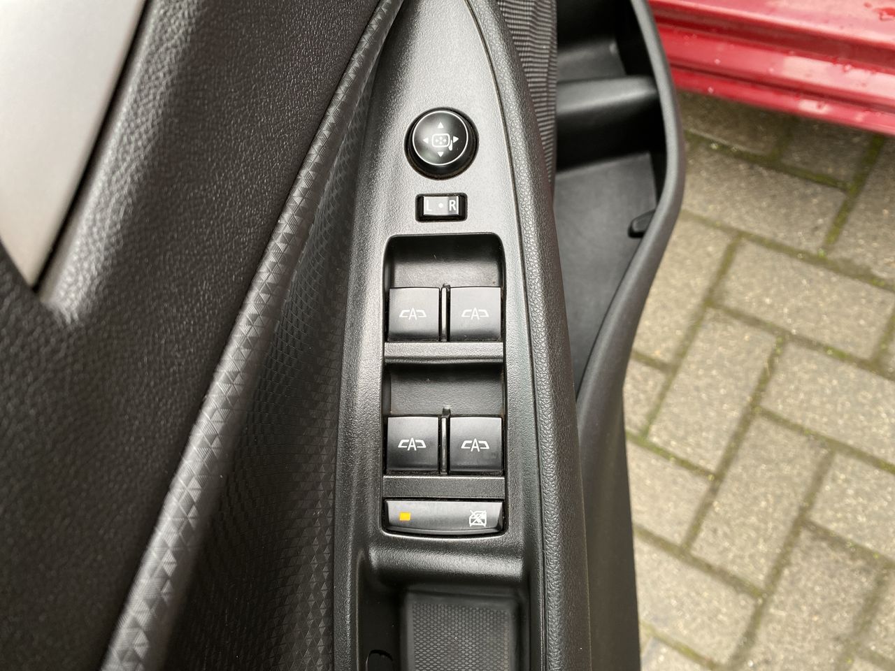 Chevrolet Onix — foto 24 de 36