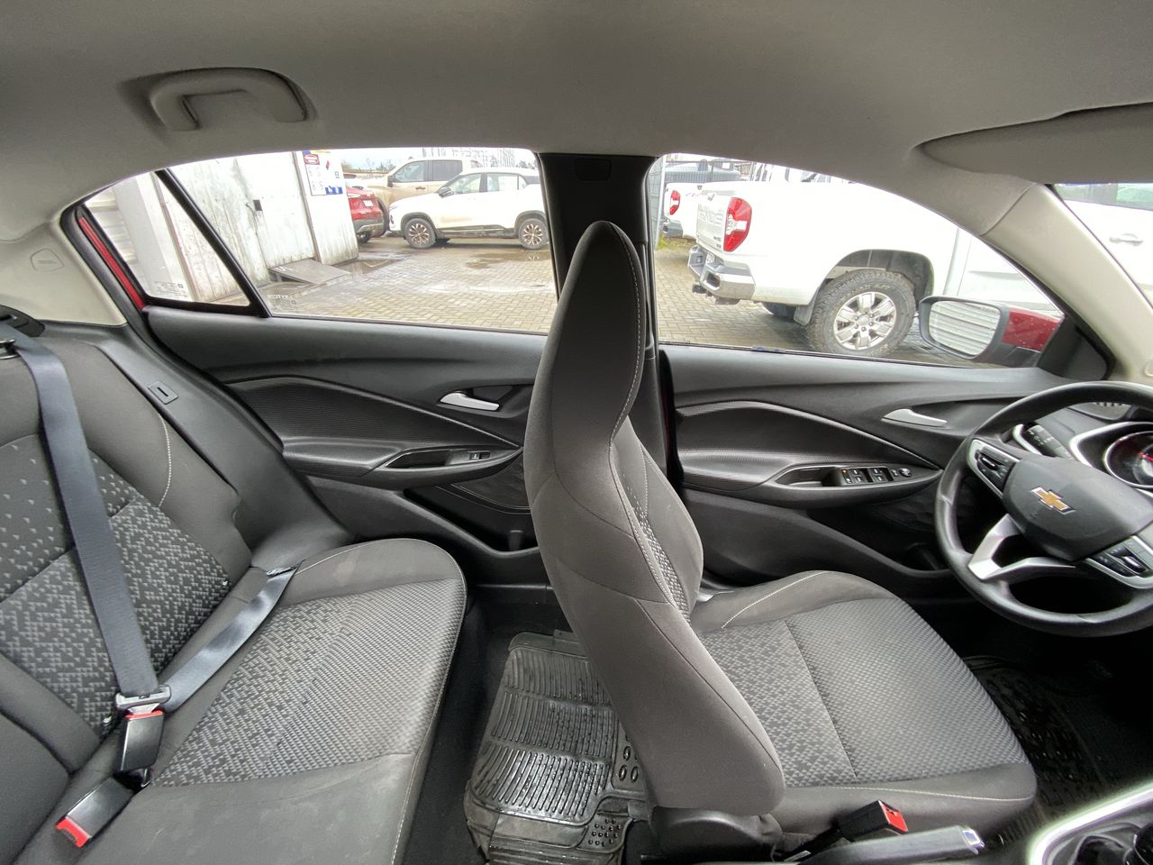 Chevrolet Onix — foto 16 de 36