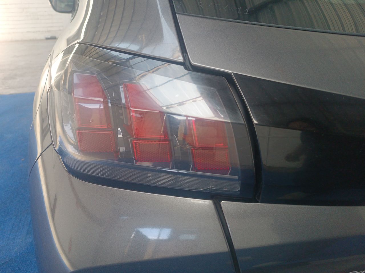 PEUGEOT - 20