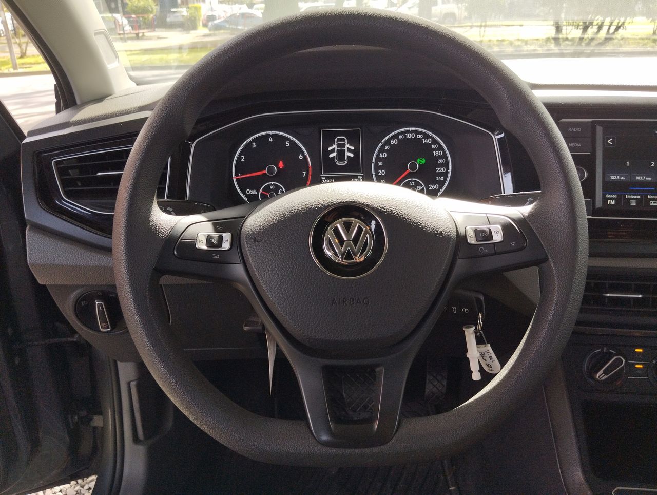 VOLKSWAGEN - 24