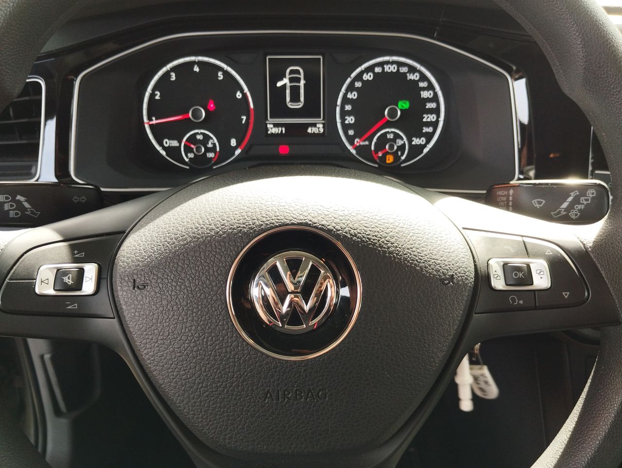 VOLKSWAGEN - 25