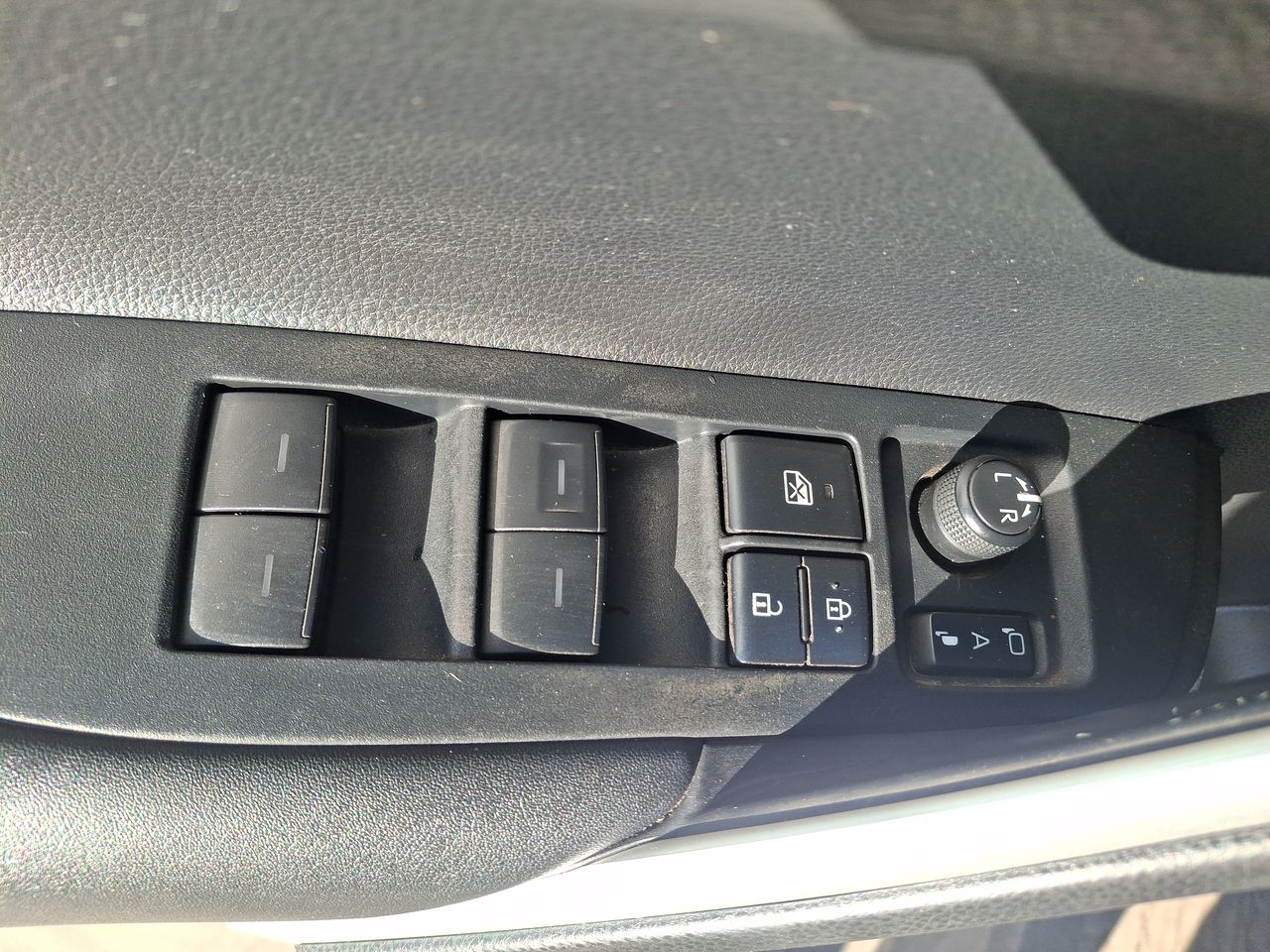 Toyota Corolla Cross — foto 23 de 31