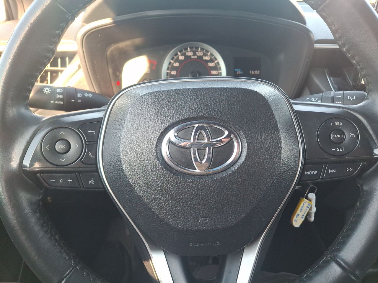 Toyota Corolla Cross — foto 25 de 31