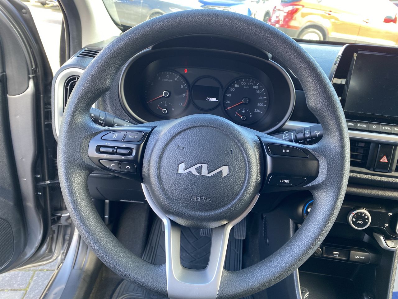 KIA - 25