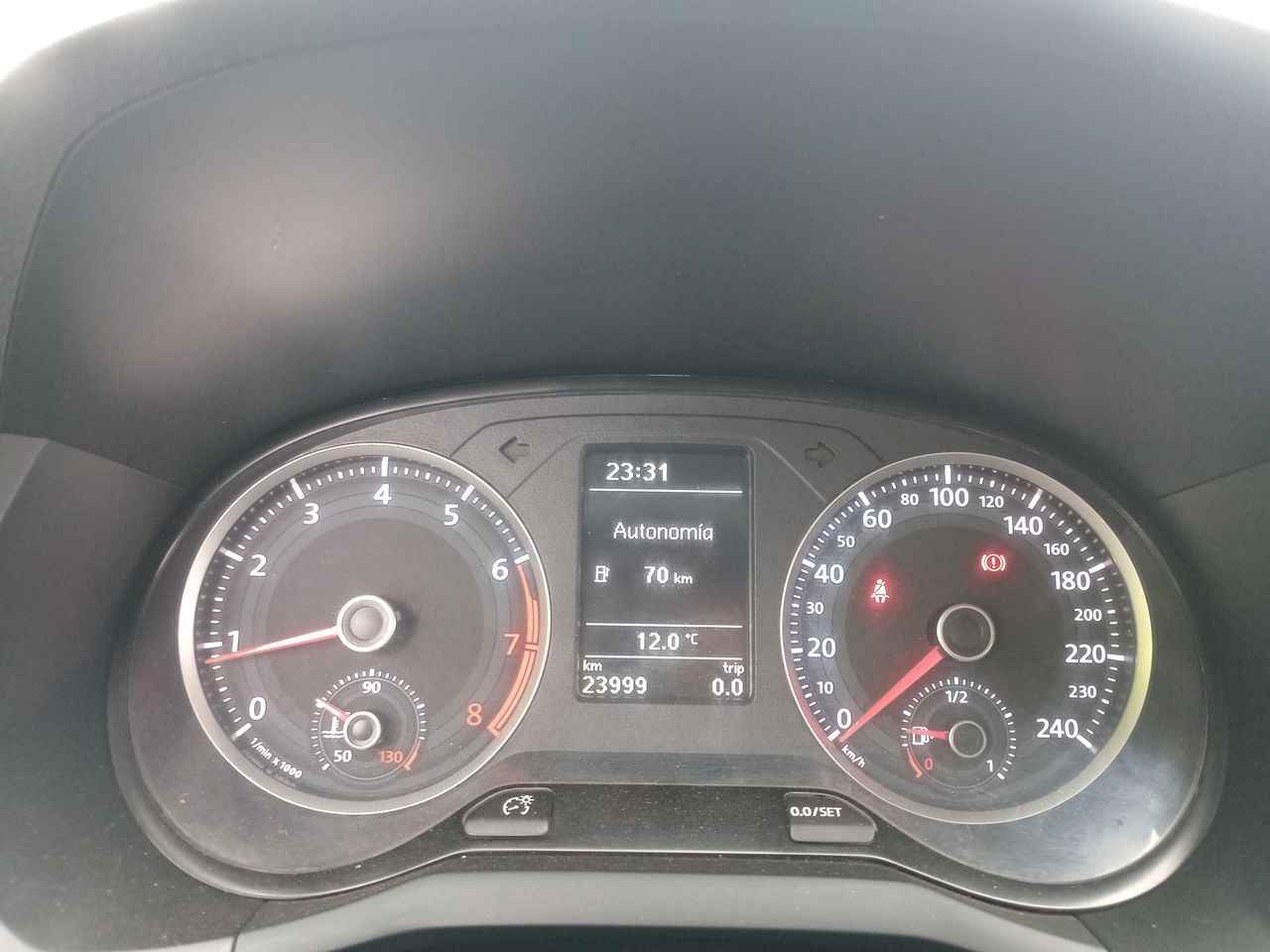 VOLKSWAGEN - 18