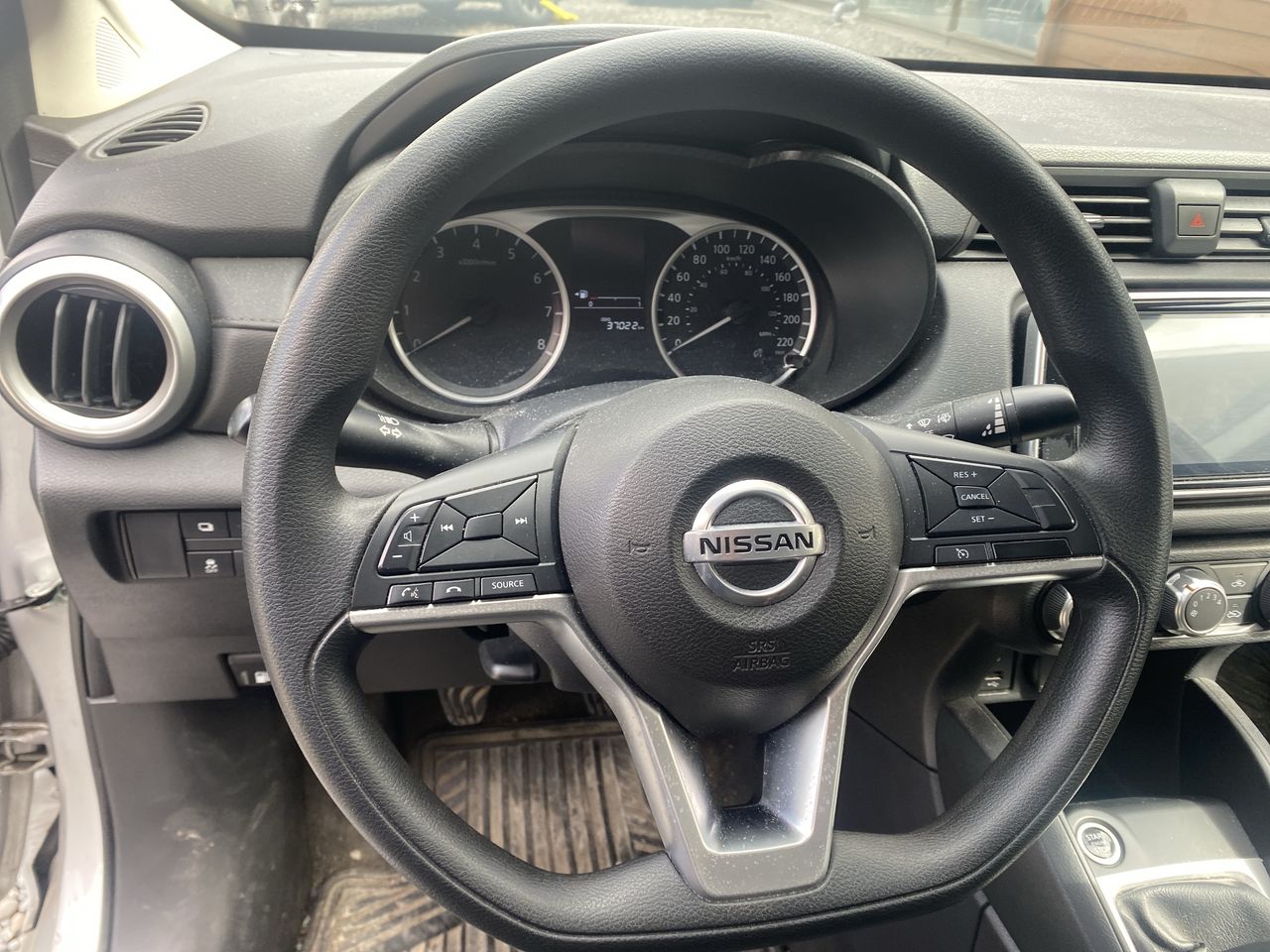 NISSAN - 24