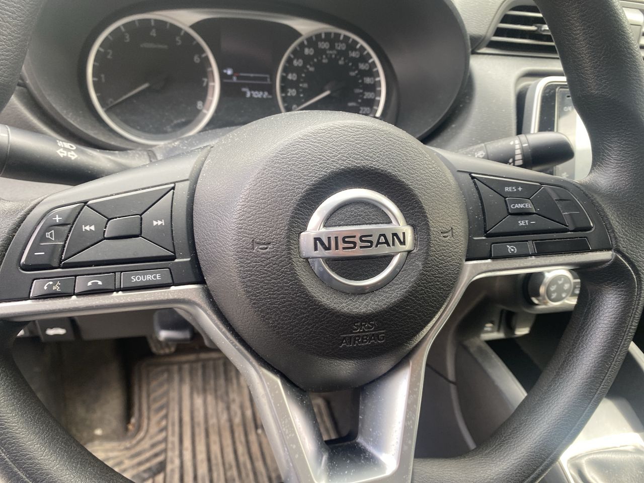 NISSAN - 25