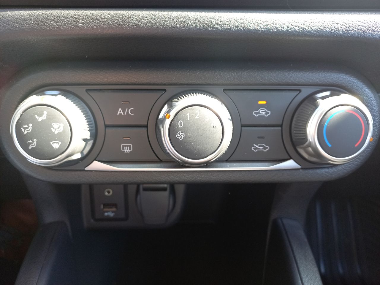 NISSAN - 27