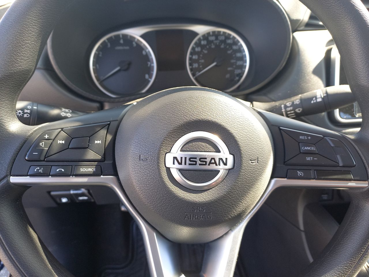 NISSAN - 23