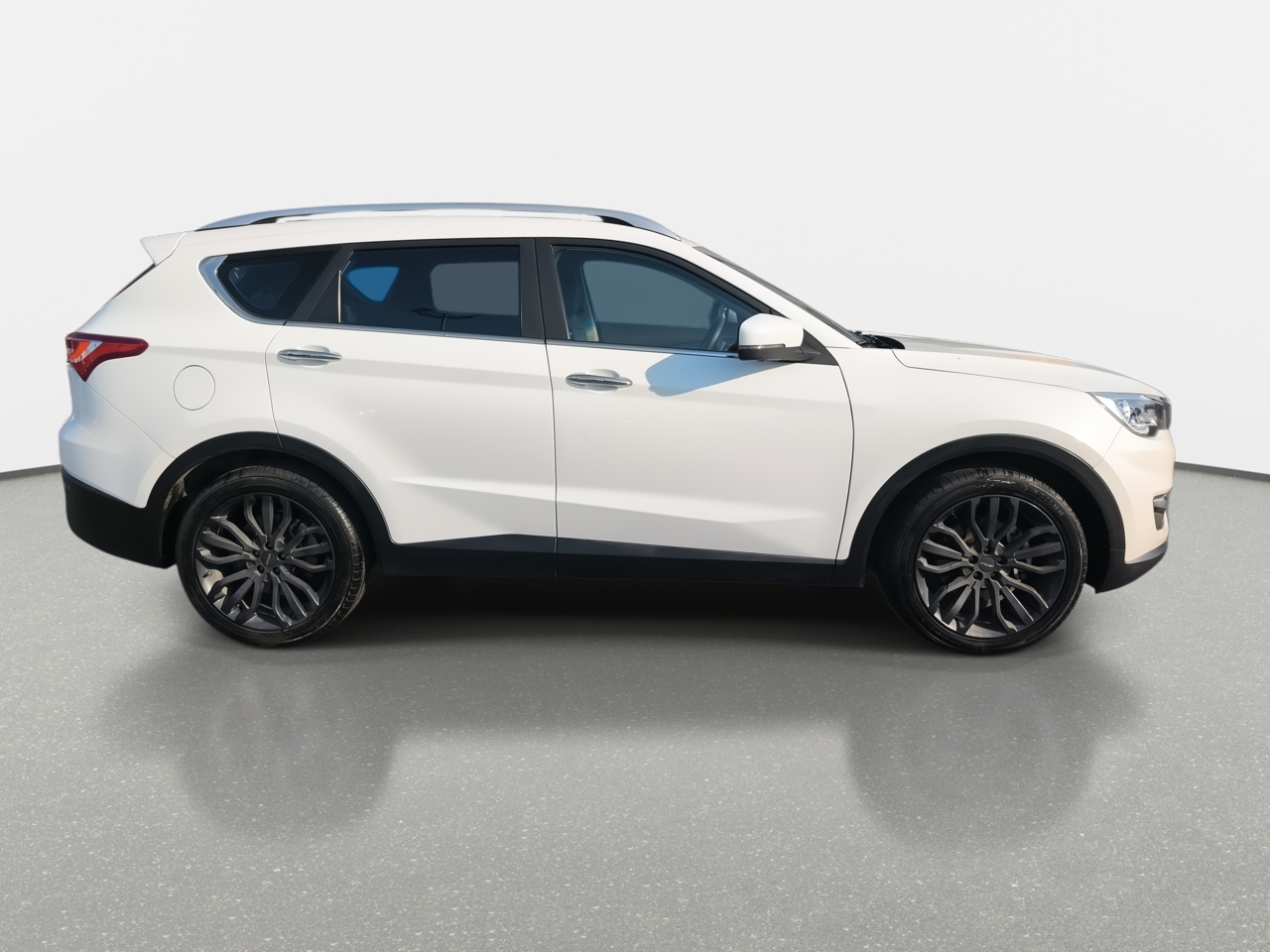 Jetour X70 — foto 9 de 36