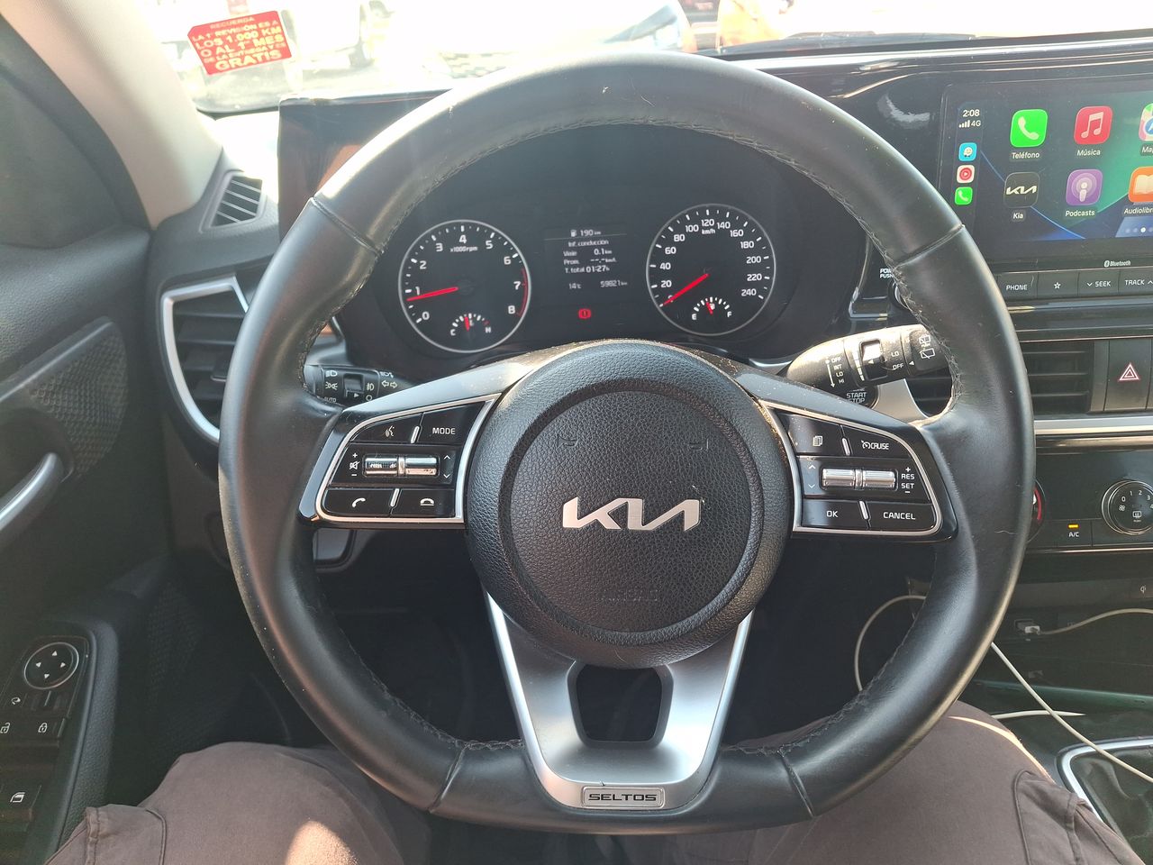 KIA Seltos — foto 24 de 31