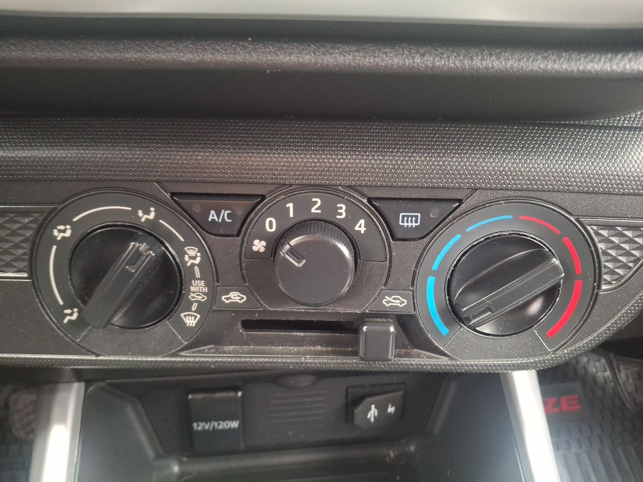 Toyota Raize — foto 19 de 21