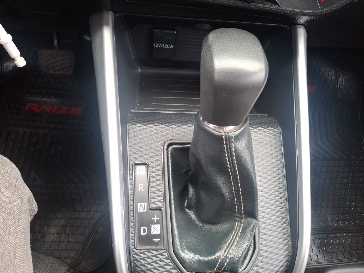 Toyota Raize — foto 20 de 21