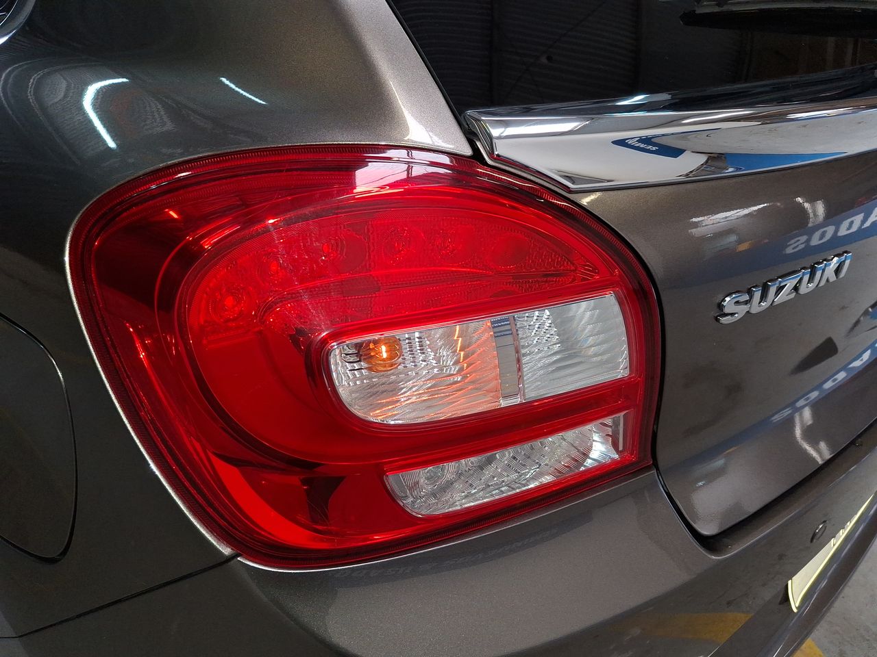 SUZUKI - 20