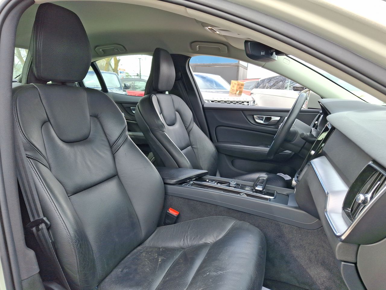 VOLVO - 32
