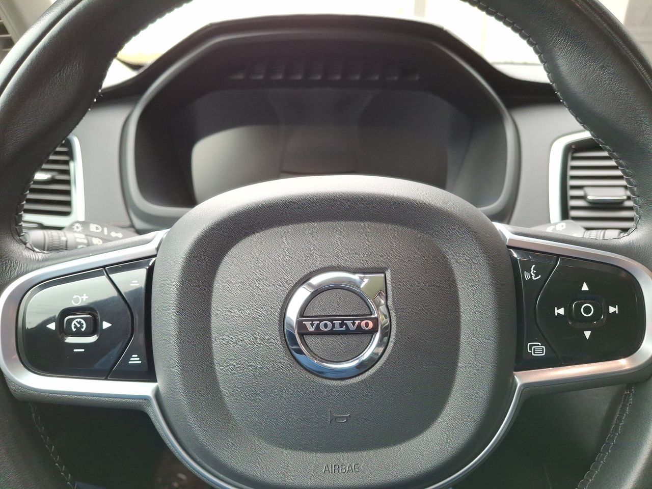 VOLVO - 26