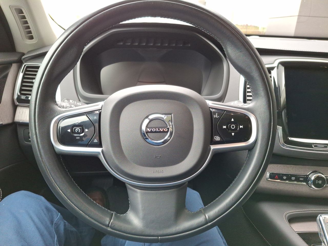 VOLVO - 25