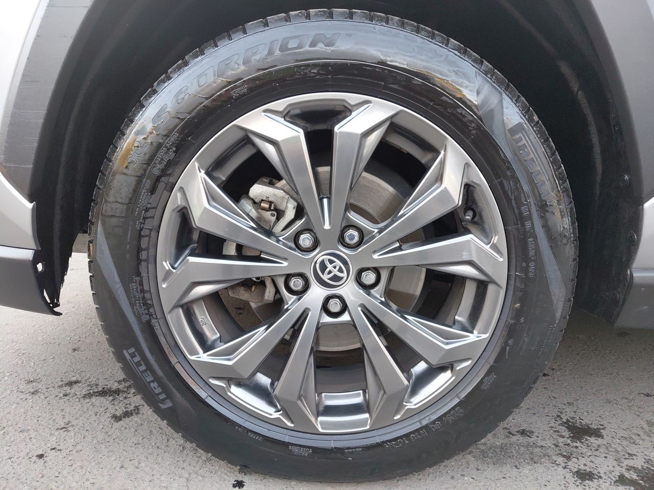Toyota RAV4 — foto 16 de 35