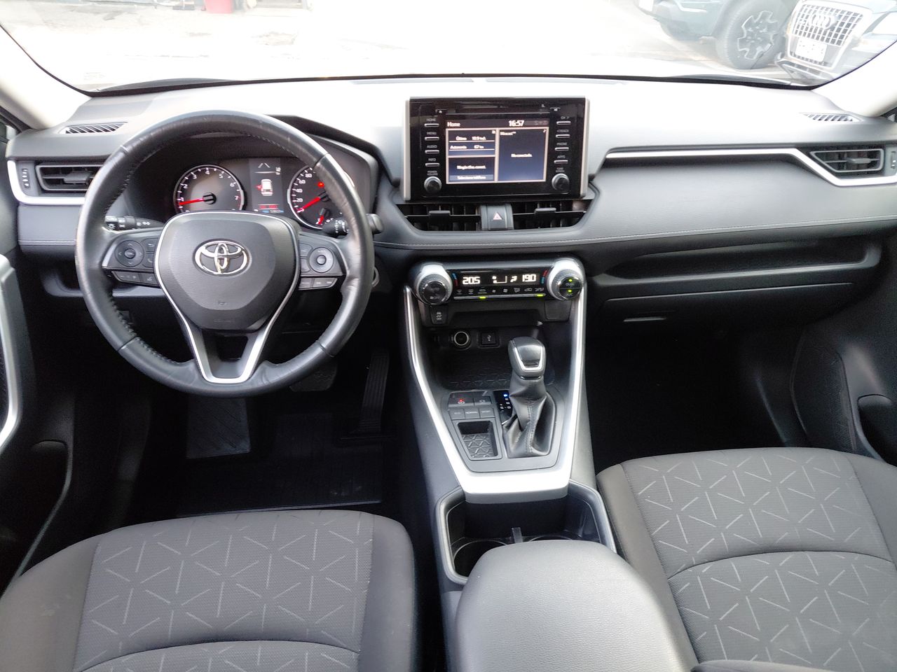 Toyota RAV4 — foto 32 de 35
