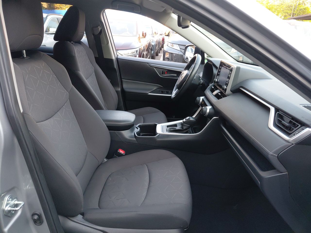 Toyota RAV4 — foto 33 de 35