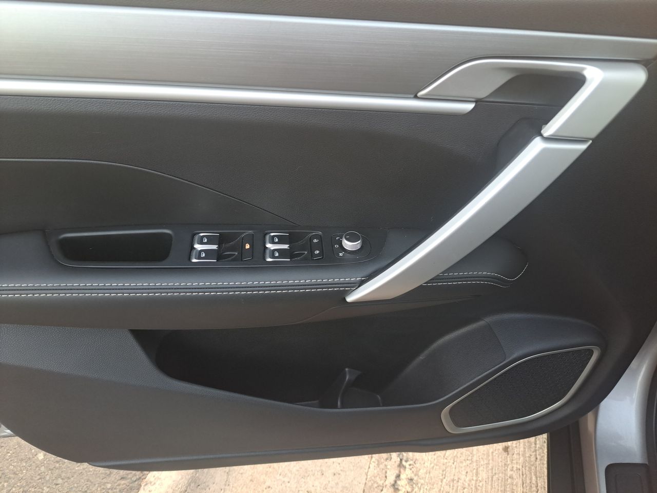 GEELY - 12
