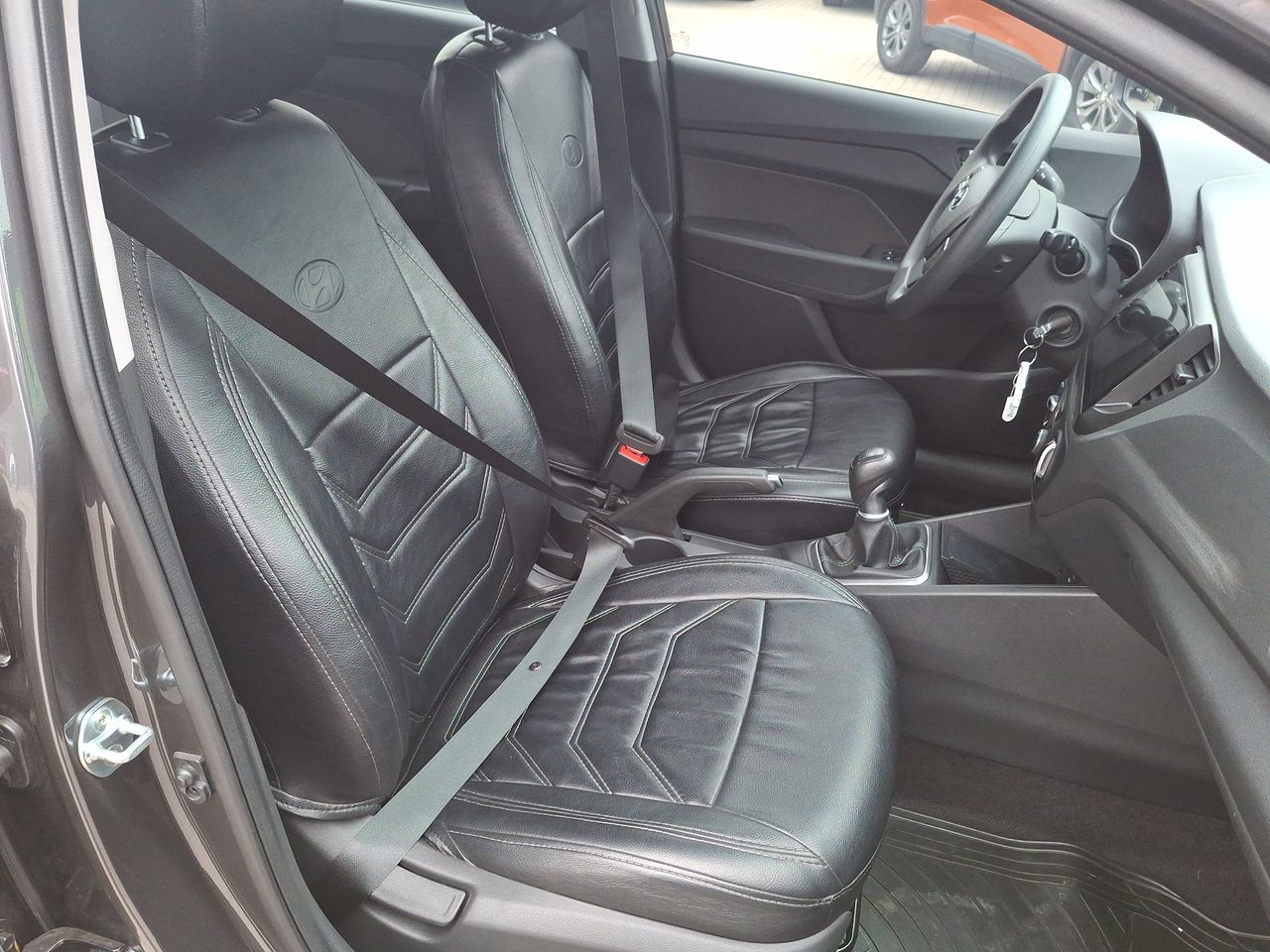 HYUNDAI - 32
