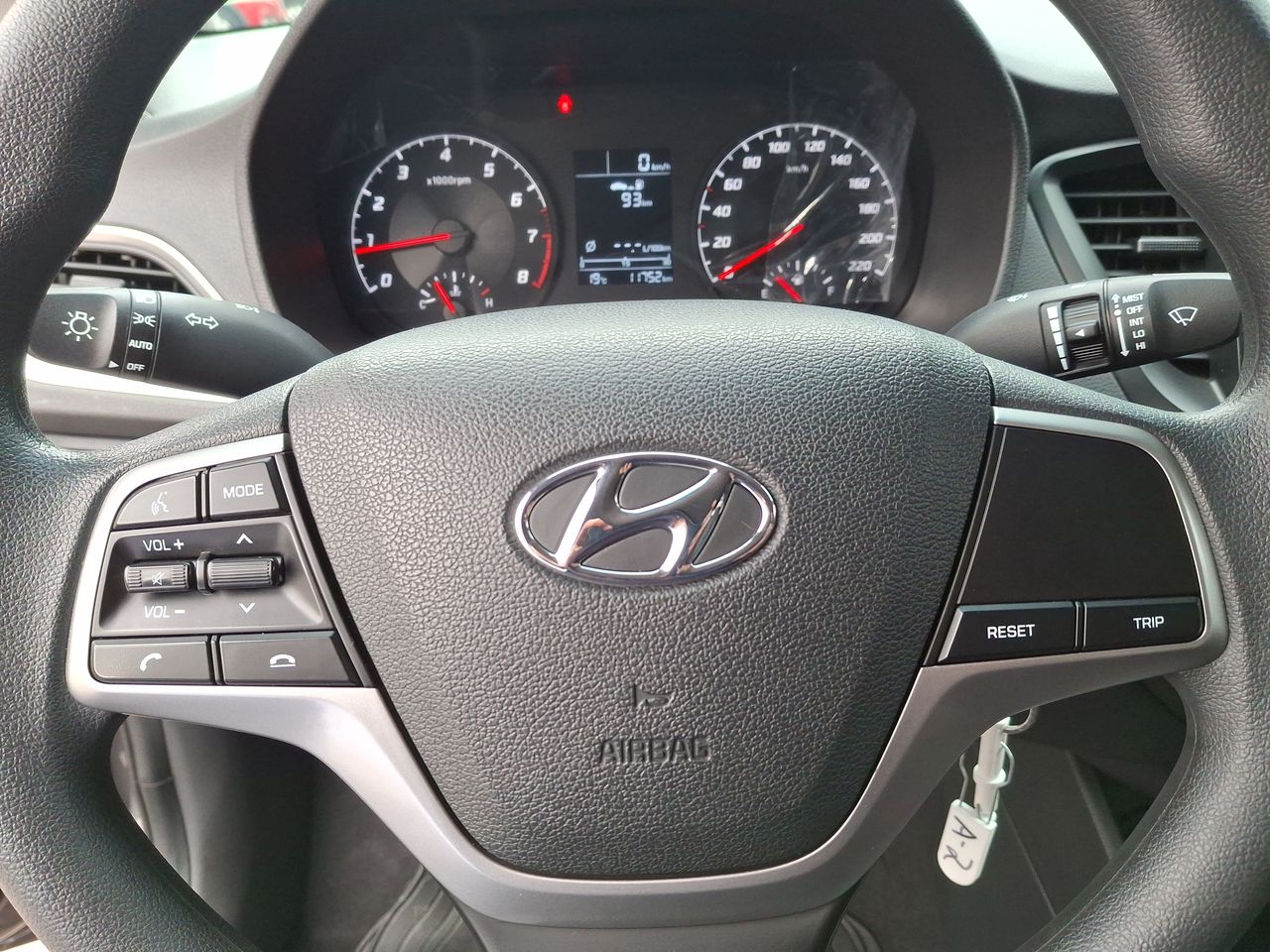 HYUNDAI - 25