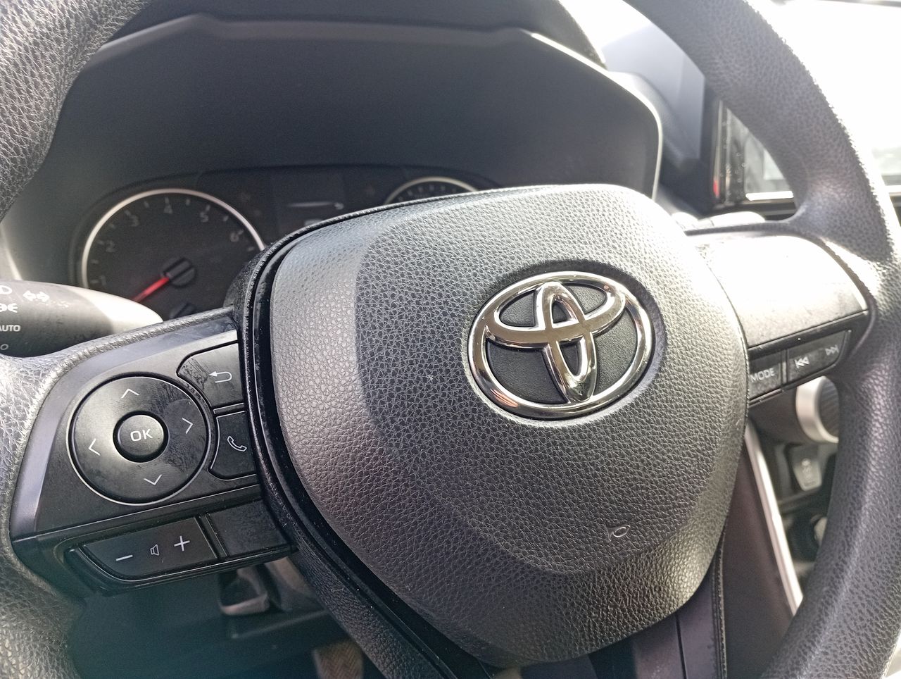 TOYOTA - 27