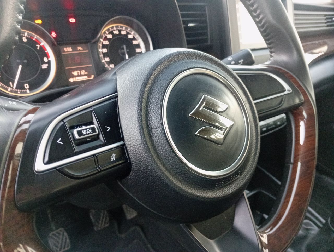 SUZUKI - 27