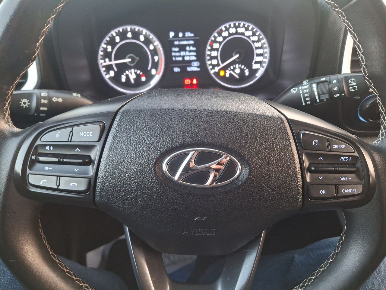 HYUNDAI - 23