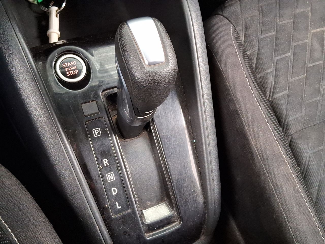 NISSAN - 28