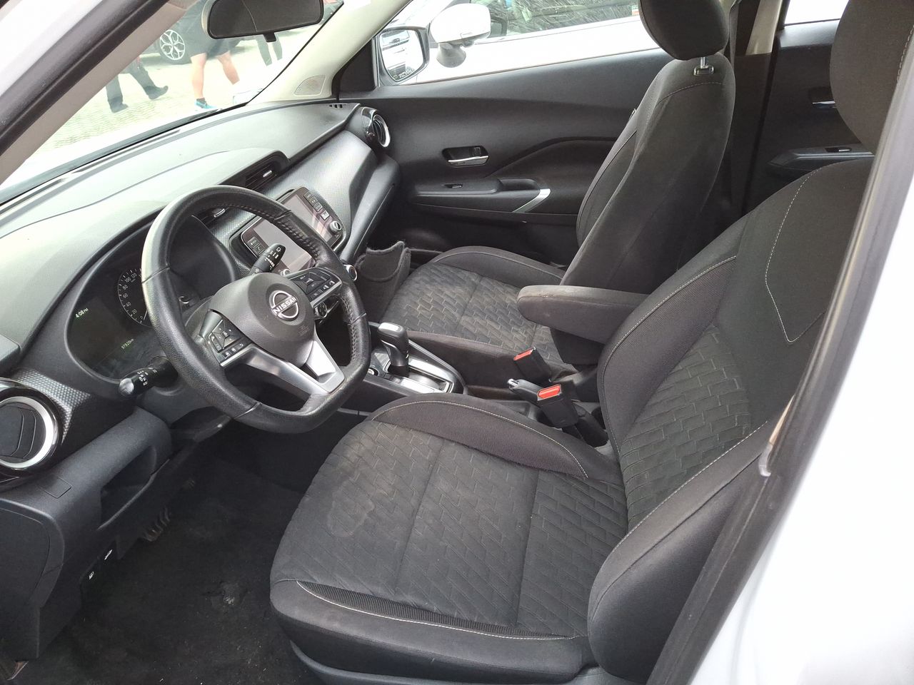 NISSAN - 22