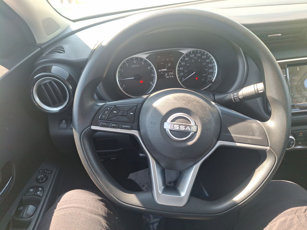 NISSAN - 22