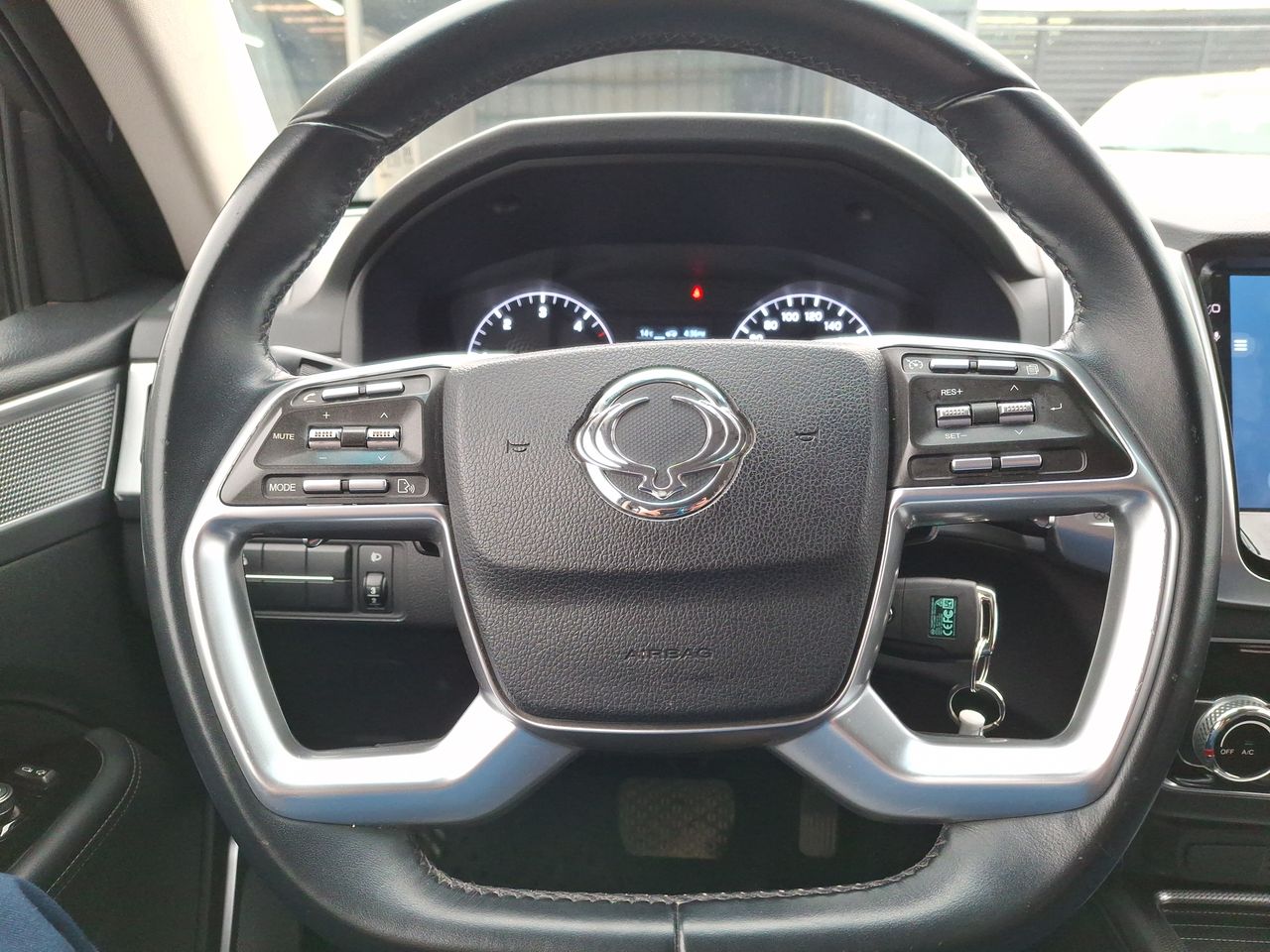 SSANGYONG - 16