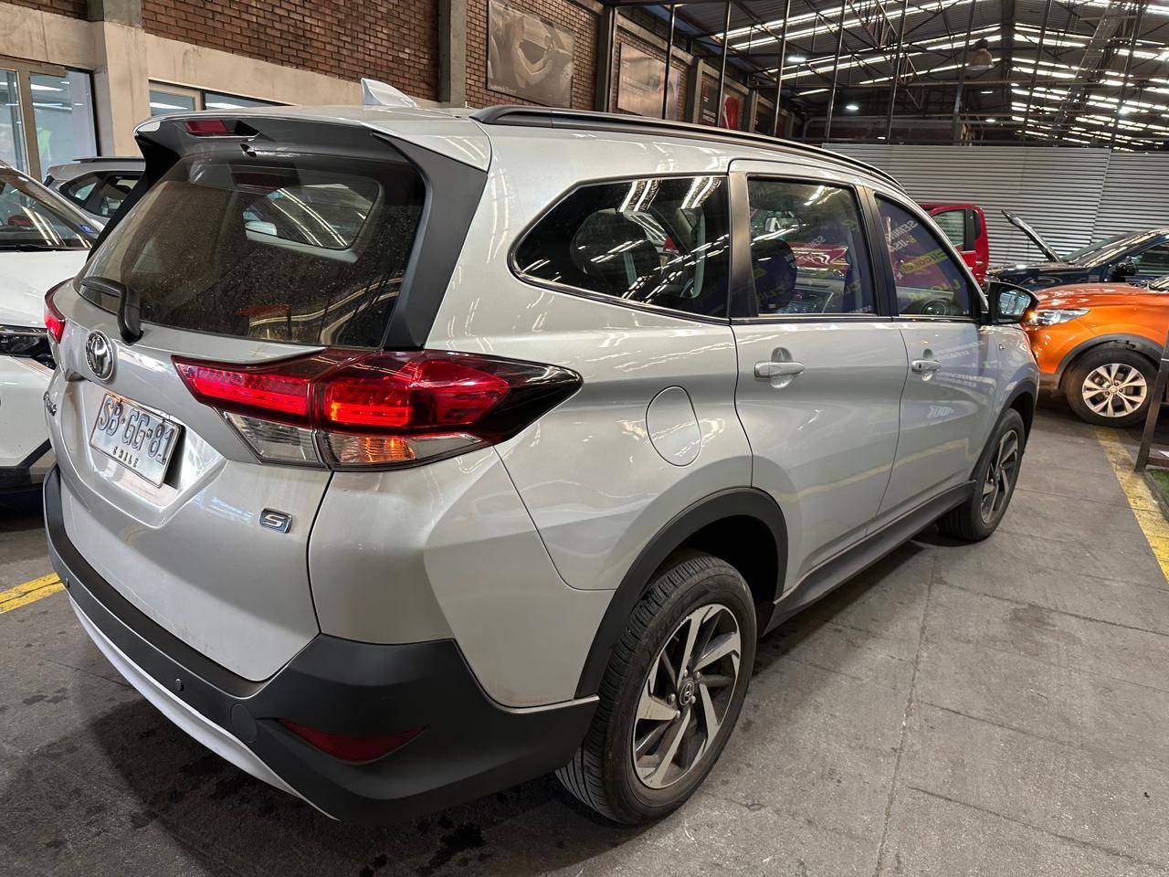 TOYOTA - 4